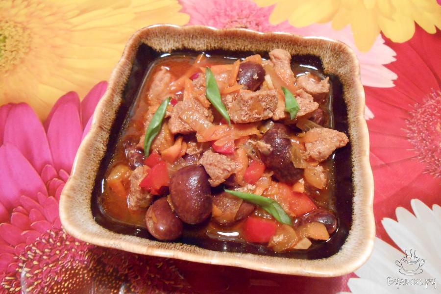 Венгерский гуляш из свинины с фасолью