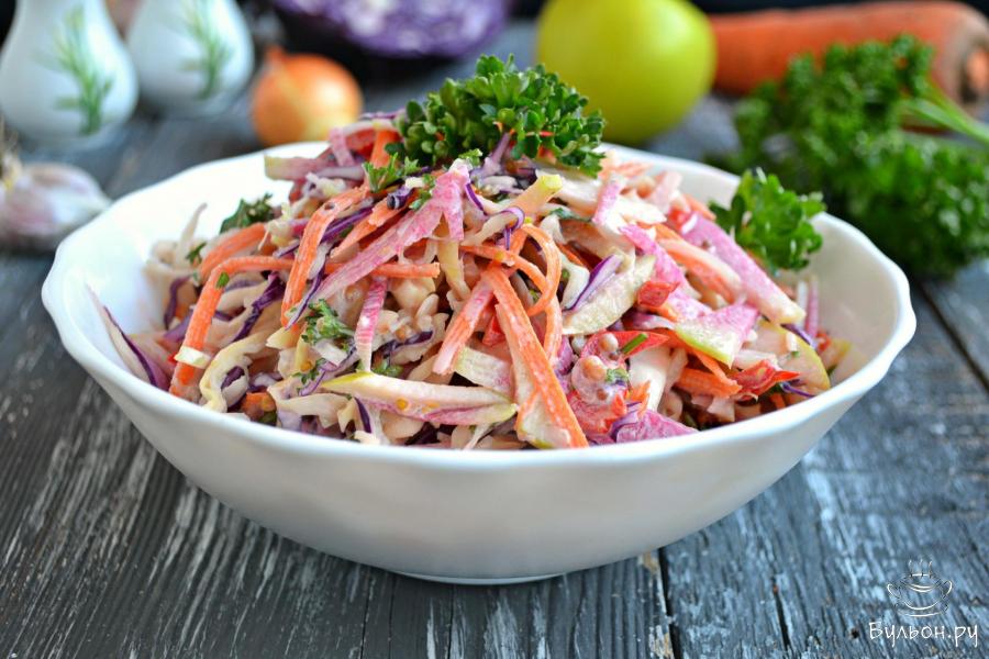 Салат Коул Слоу с красной редькой