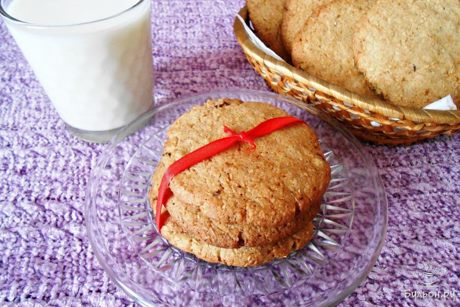 Овсяное печенье с изюмом