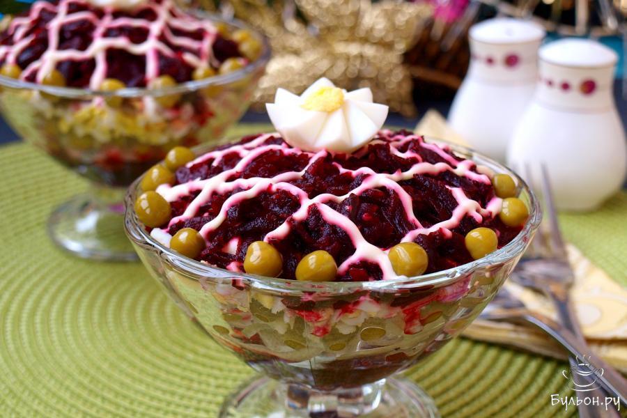 Салат из свеклы с горошком и яйцом