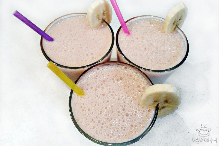 Бананово-клубничный коктейль