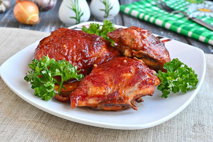 Куриные бедра, запеченные в соево-медовом соусе