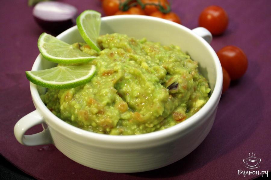 Гуакамоле с помидорами