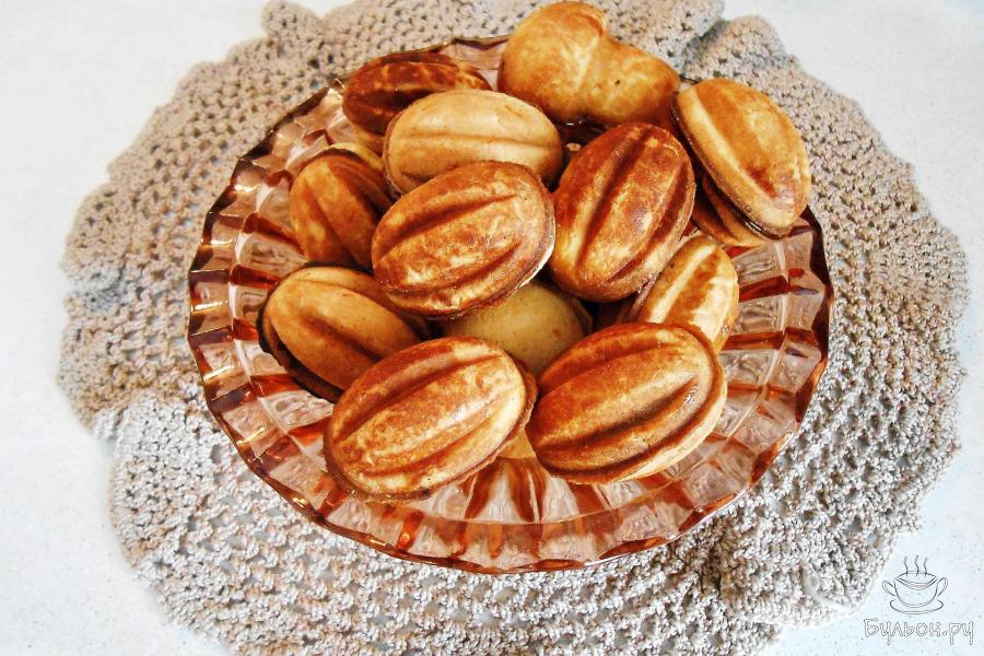 Мягкие орешки с вареной сгущенкой