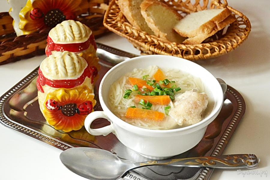 Куриный бульон с вермишелью