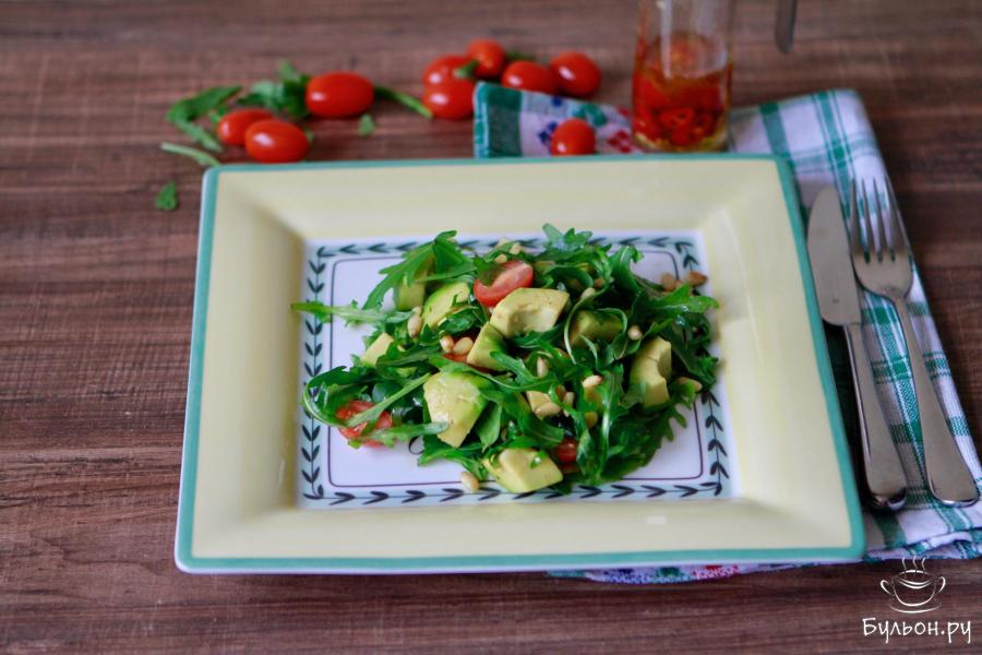 Легкий салат из авокадо