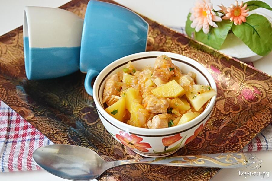 Капуста, тушеная со свининой