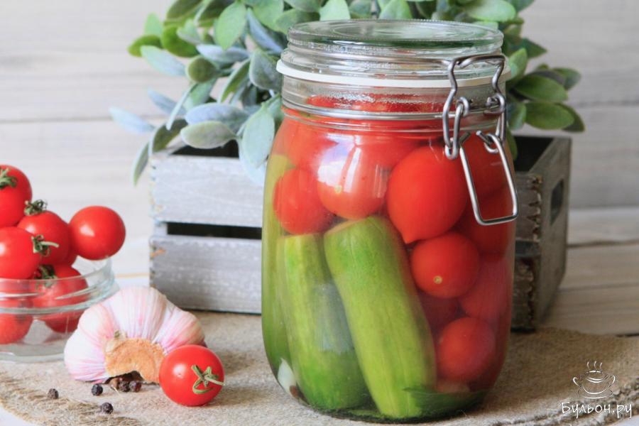 Маринованные огурцы и помидоры