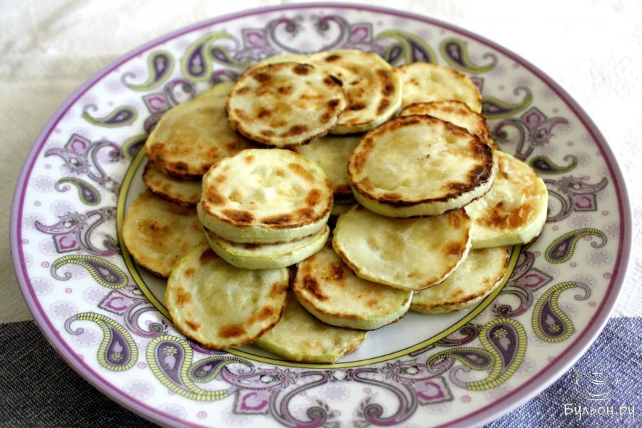 Простые жареные кабачки в муке