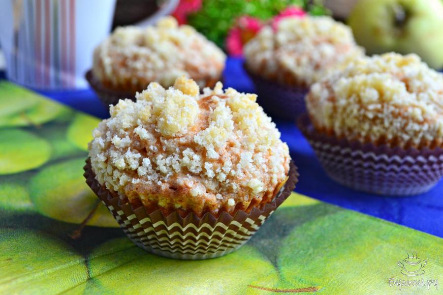 Яблочные кексы со штрейзелем