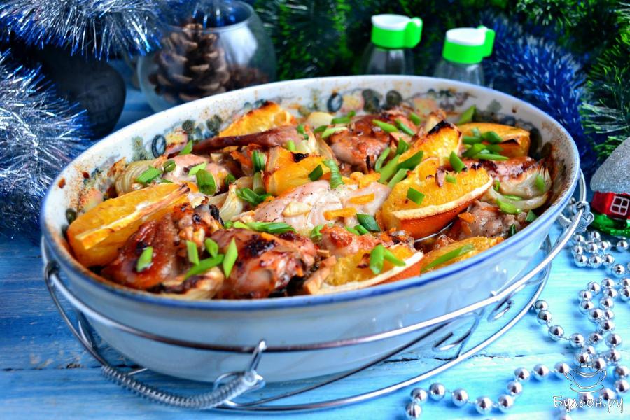 Запеченная курица с луком и апельсинами