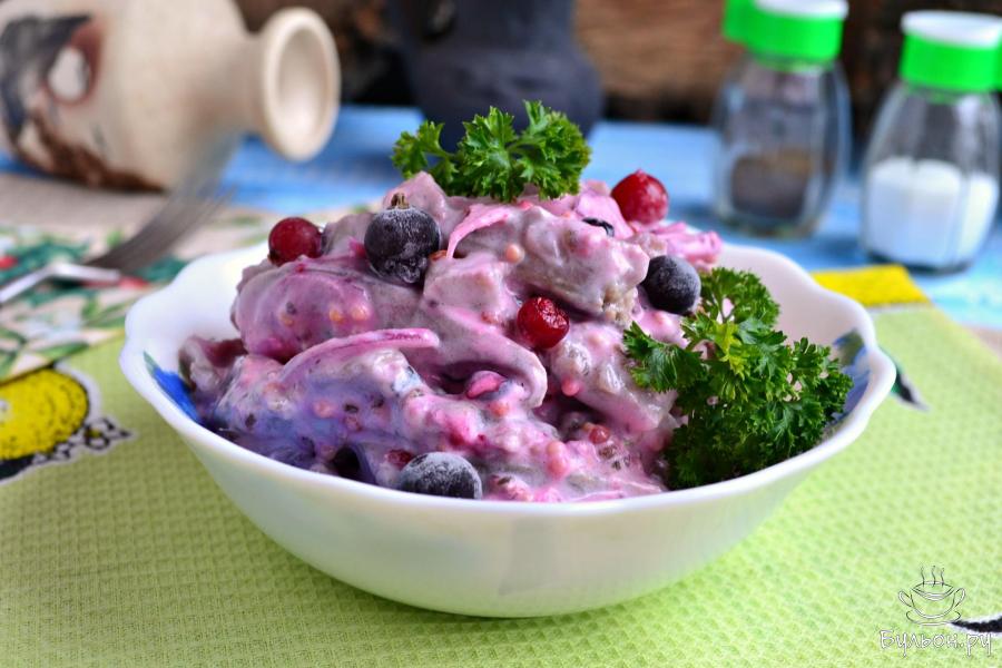 Сельдь в сметанно-смородиновом соусе