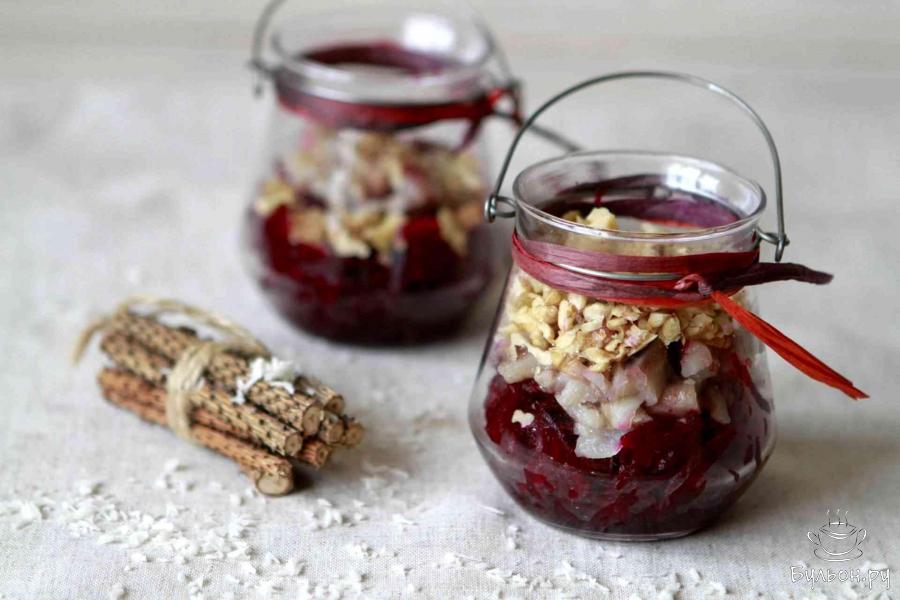 Салат из селедки, грецких орехов и свеклы