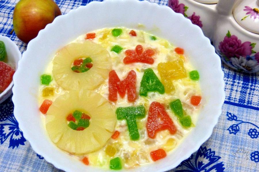 Йогуртовый десерт из свежих фруктов