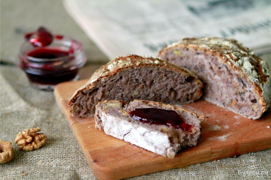 Хлеб на закваске с грецким орехом