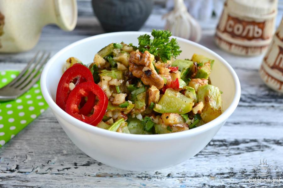 Закуска из кабачков с орехами