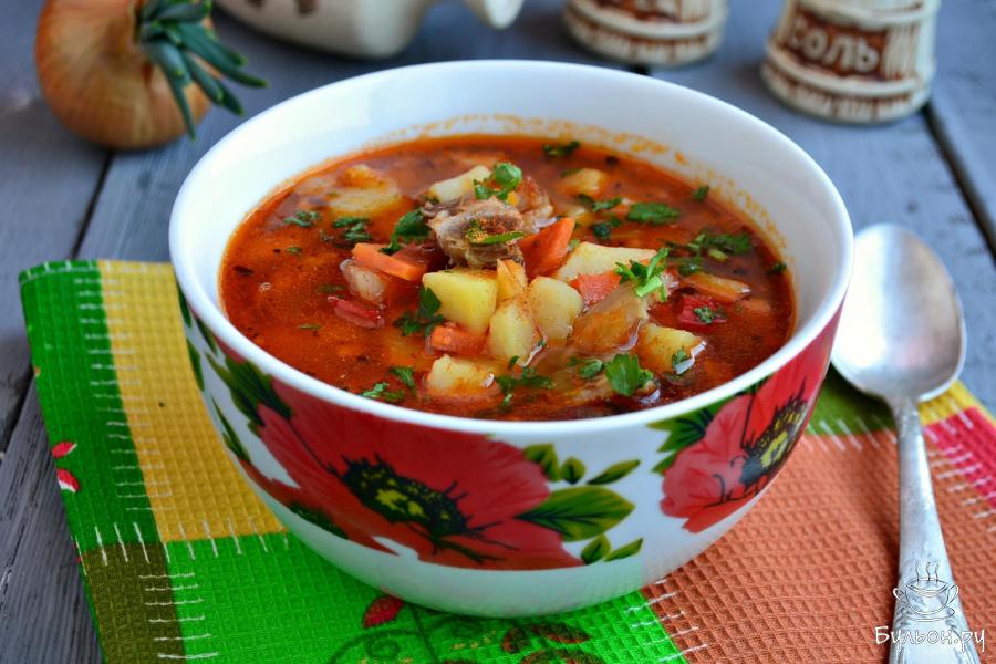 Суп-гуляш по-венгерски на говяжьем бульоне