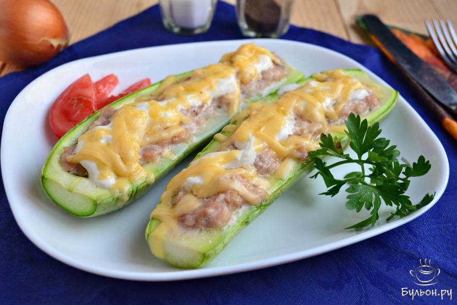 Кабачки фаршированные курицей