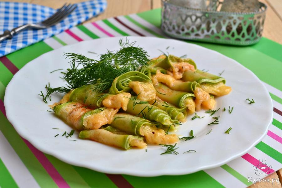 Рулетики из кабачков с сыром