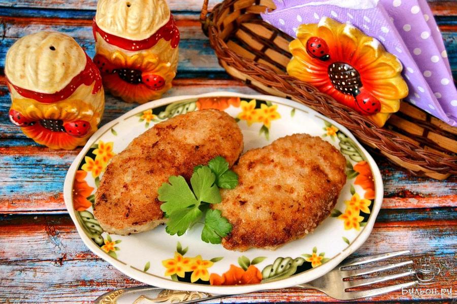 Свиные котлеты в сухарях