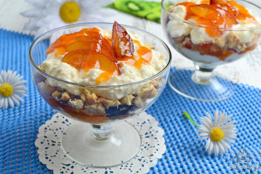 Творожный десерт с фруктами