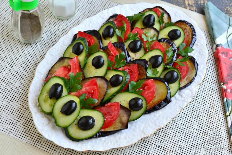 Закуска "Павлиний хвост" из баклажанов