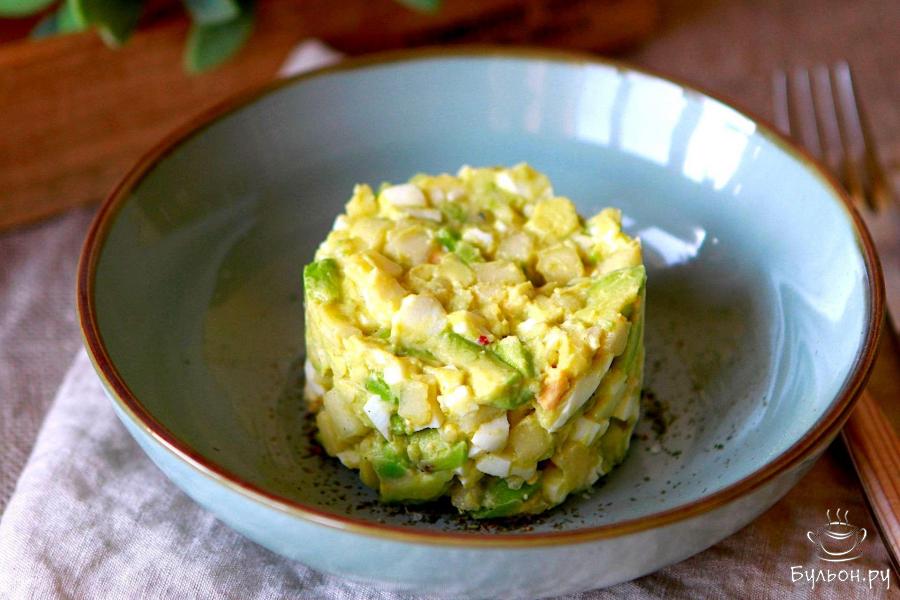 Салат с авокадо и грушей