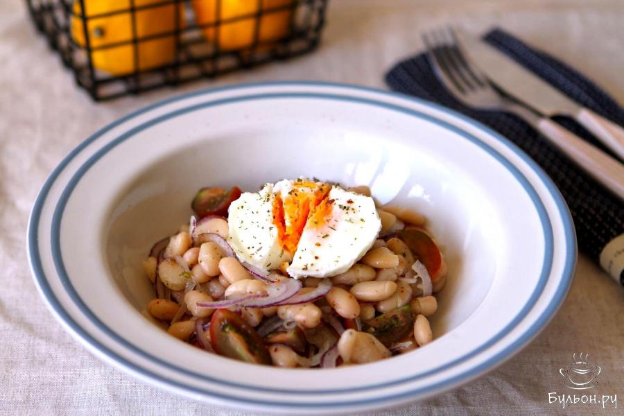 Салат из белой консервированной фасоли