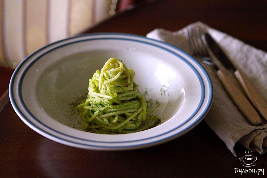 Спагетти с соусом из авокадо