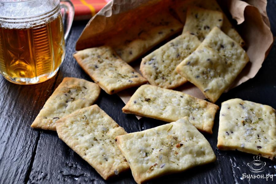 Соленый крекер