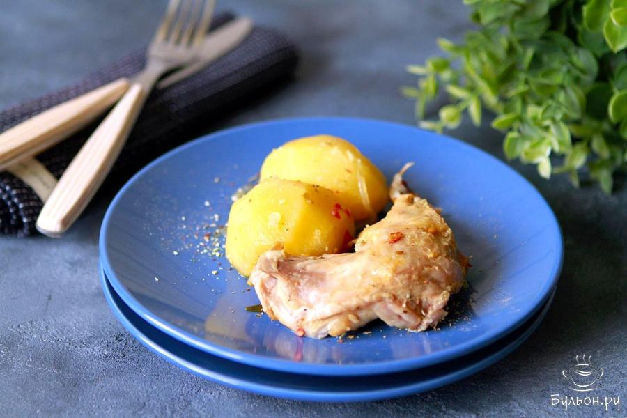 Кролик, тушеный с картофелем в казане