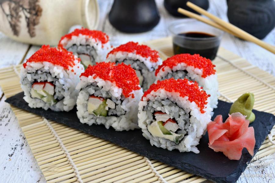 Роллы с крабовыми палочками и огурцом