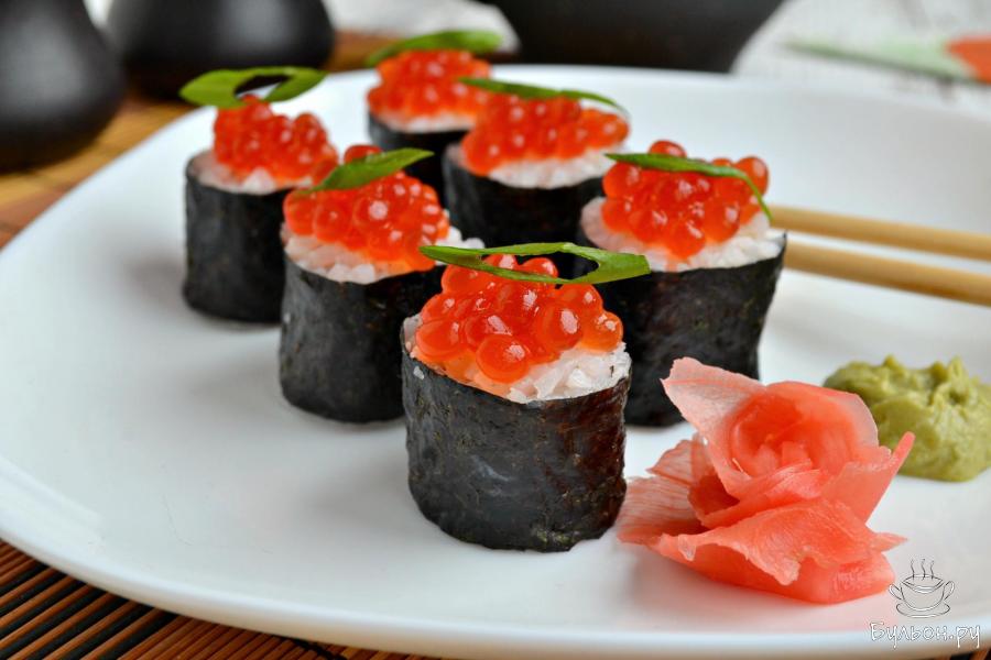 Роллы с красной икрой