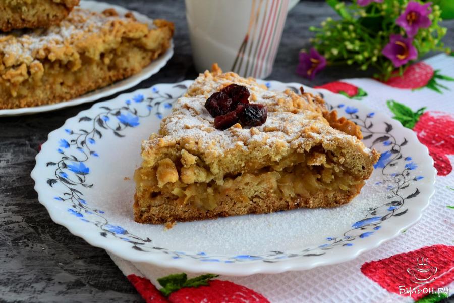 Тертый пирог с яблоками