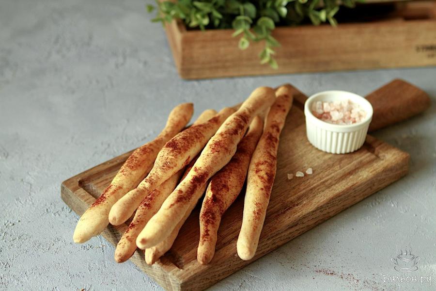 Гриссини из цельнозерновой муки с паприкой