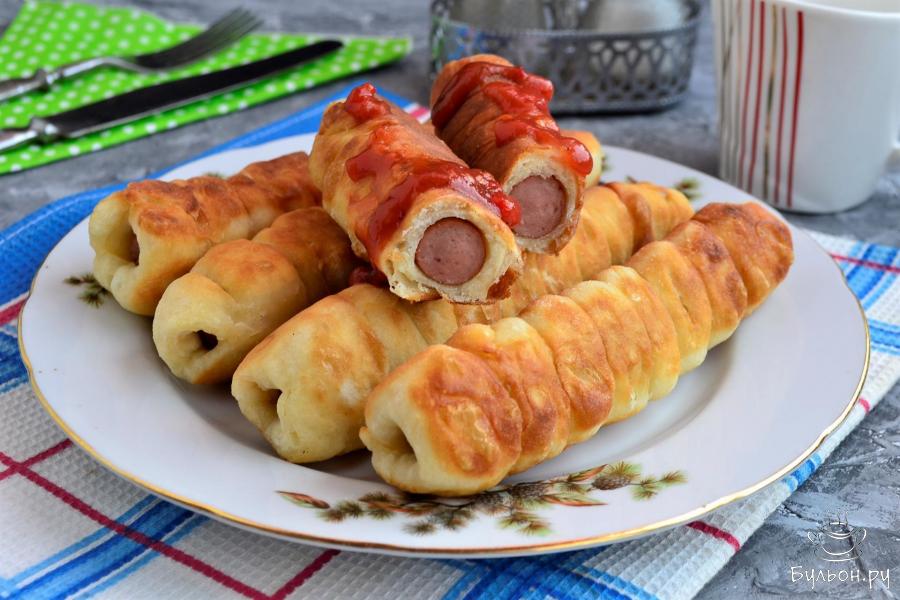 Сосиски в тесте жареные на сковороде