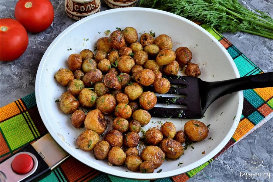 Жареный молодой картофель