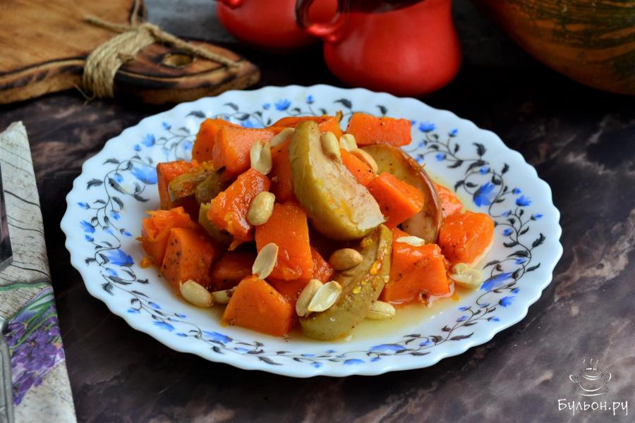 Тыква с яблоками и медом в духовке
