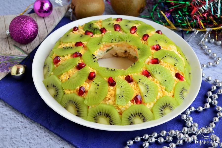 Салат "Малахитовый браслет" с киви
