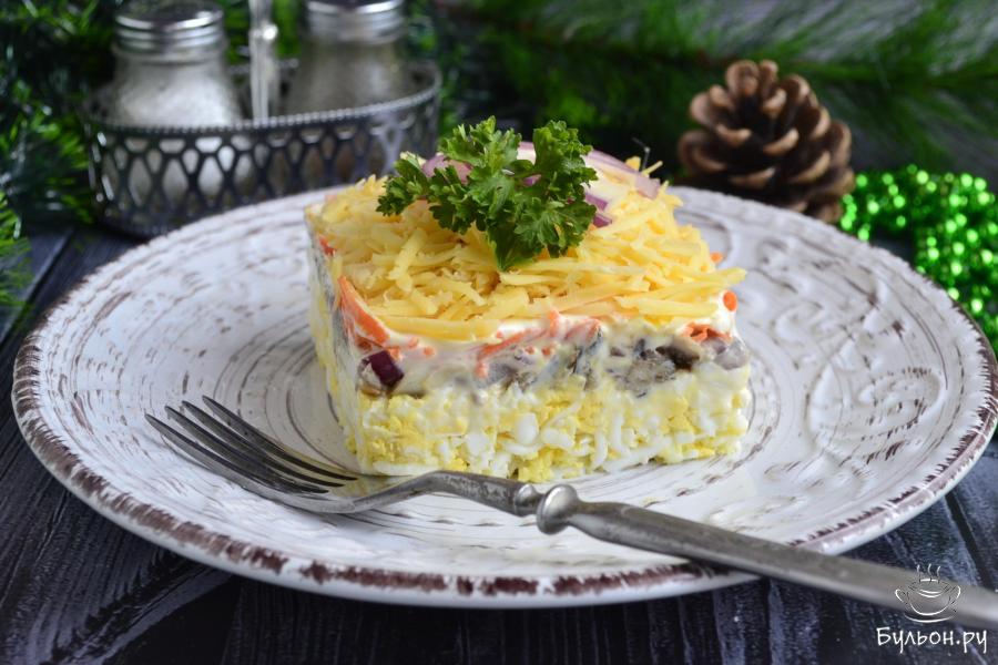 Салат со шпротами и сыром