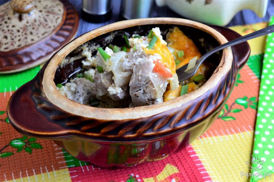 Свинина в сметане в горшочке