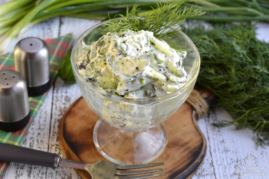 Салат с творогом и огурцом