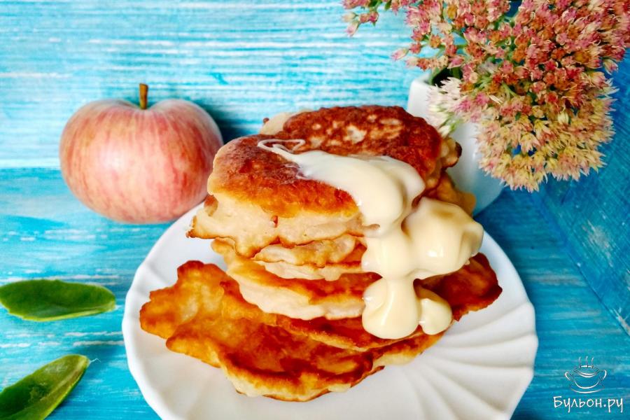 Яблочные оладьи