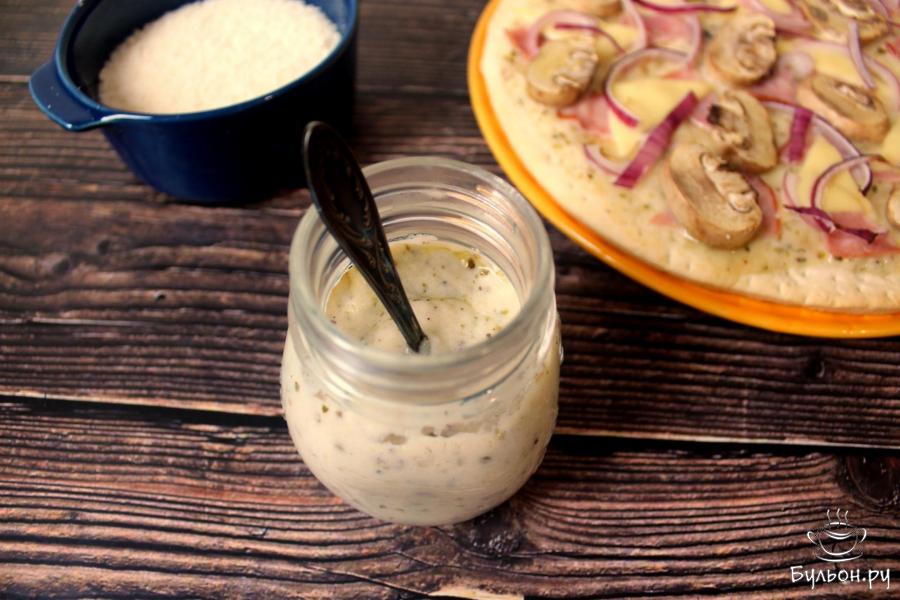 Белый соус с пармезаном для пиццы