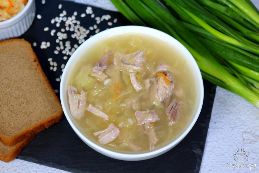 Кислые щи со свининой и перловкой