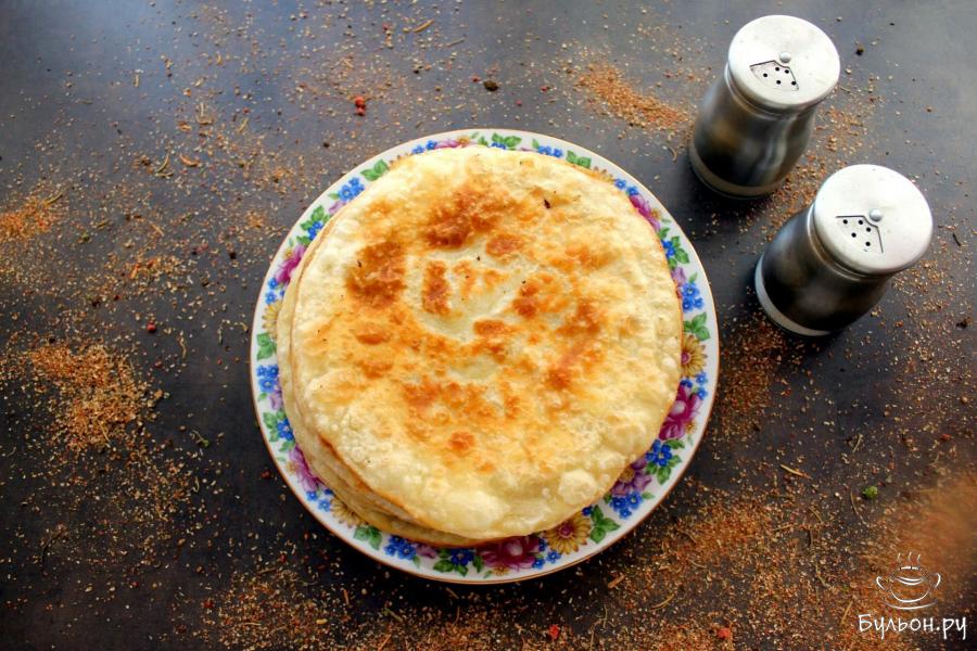 Лепешки с фаршем и сыром