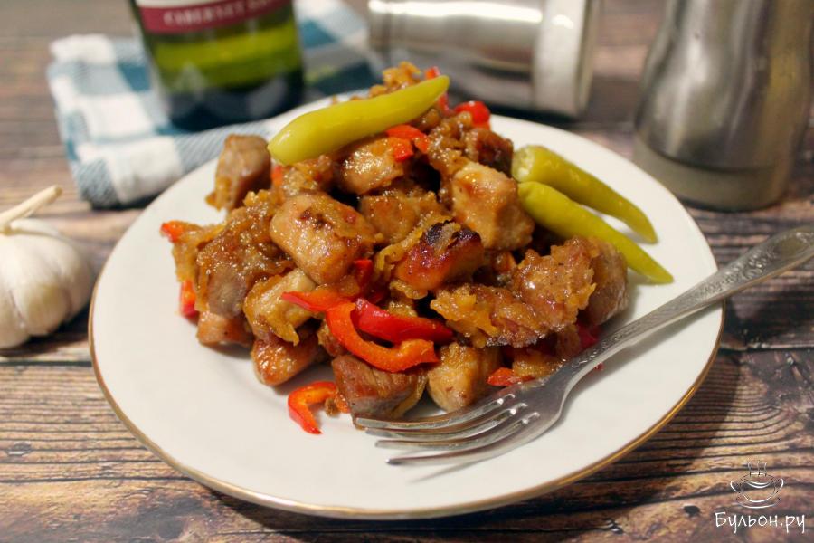 Свинина в медово-яблочной подливе