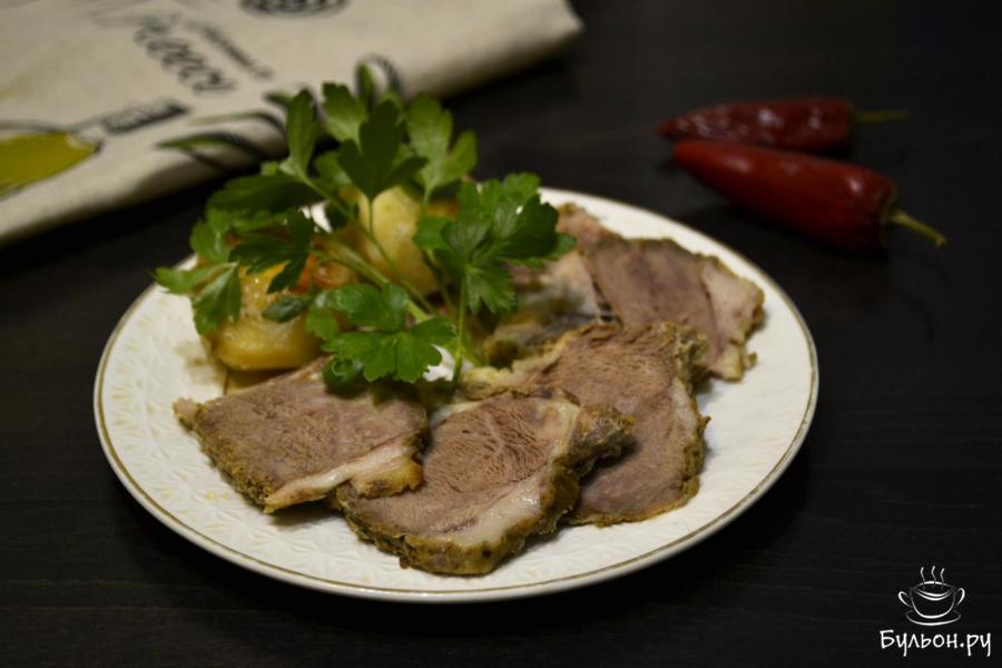 Свинина, маринованная в горчичном соусе, запеченная в фольге