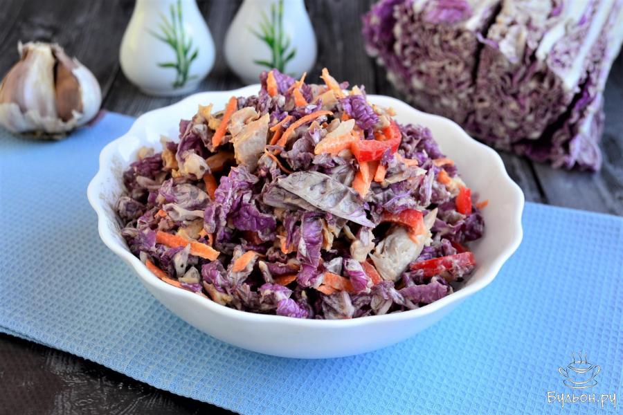 Салат из пекинской капусты с курицей и морковью