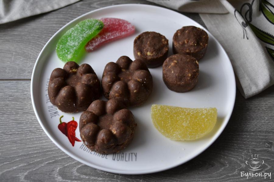 Мини-пирожные из печенья и мармелада без выпечки